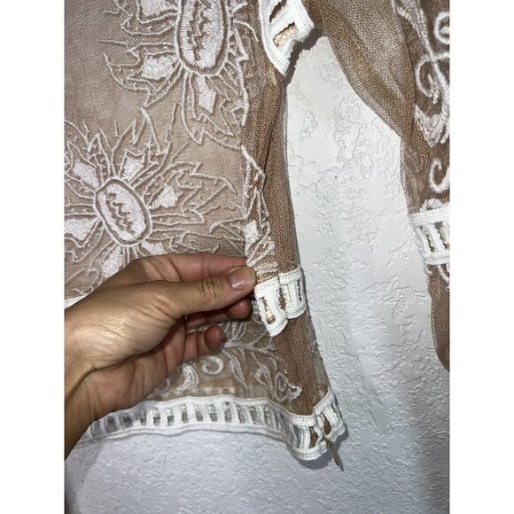 RARE FOR LOVE AND LEMONS DESERT NIGHTS MESH CROP TOP Size Small NEW White V - Picture 9 of 11